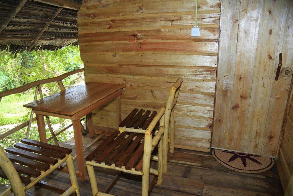 Kumbuk Tree House Villa ทิซซามาฮารามา ภายนอก รูปภาพ